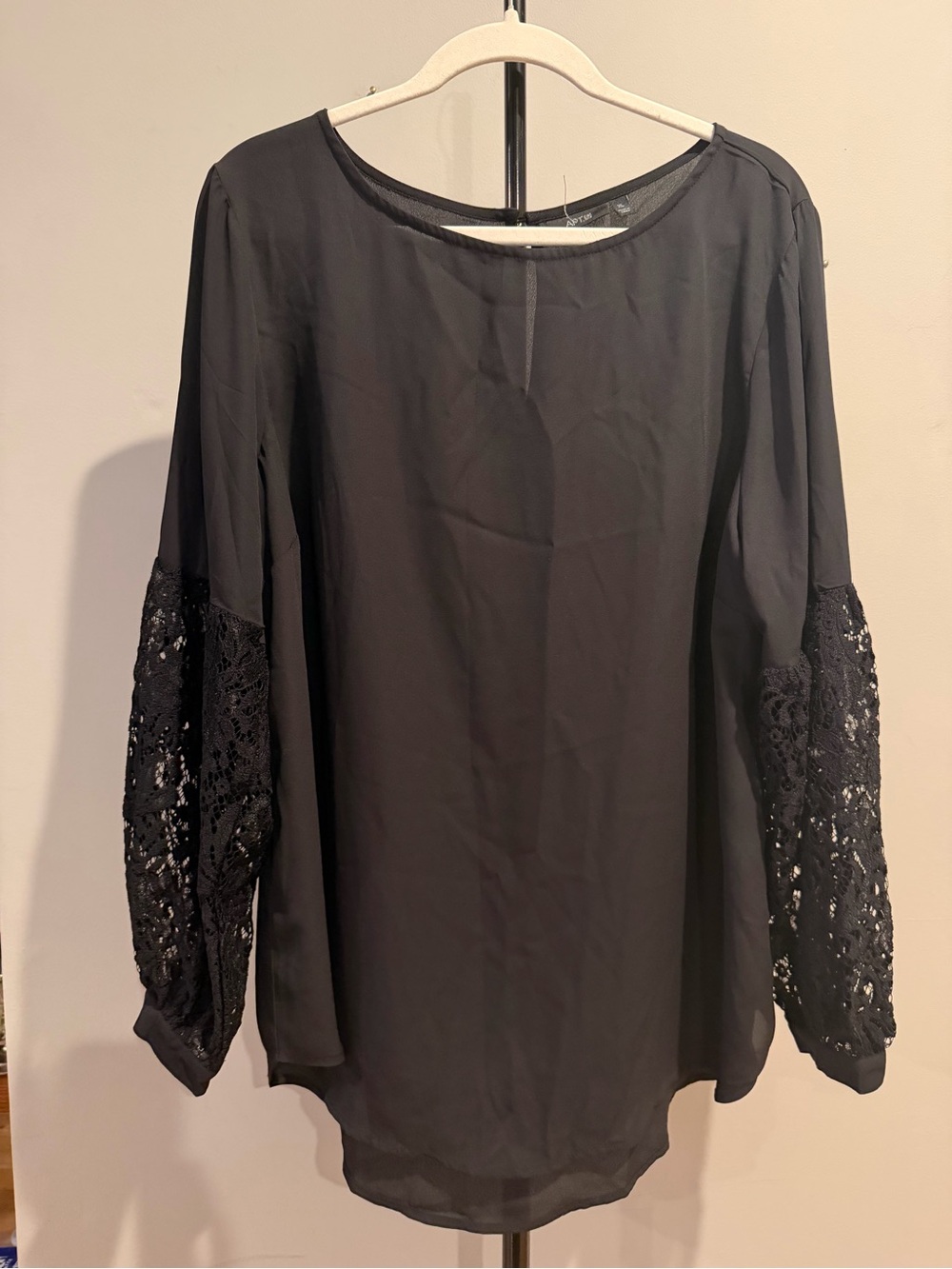 Apt 9 Black Lace Sleeve Women's Blouse